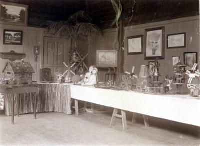 Basar med patientarbejder - omkring år 1920
